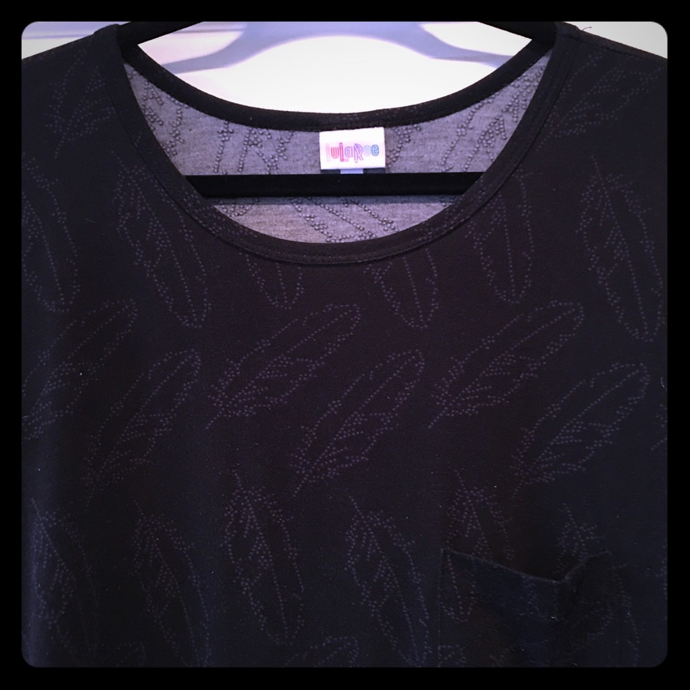 Feathered XL LuLaRoe Carly